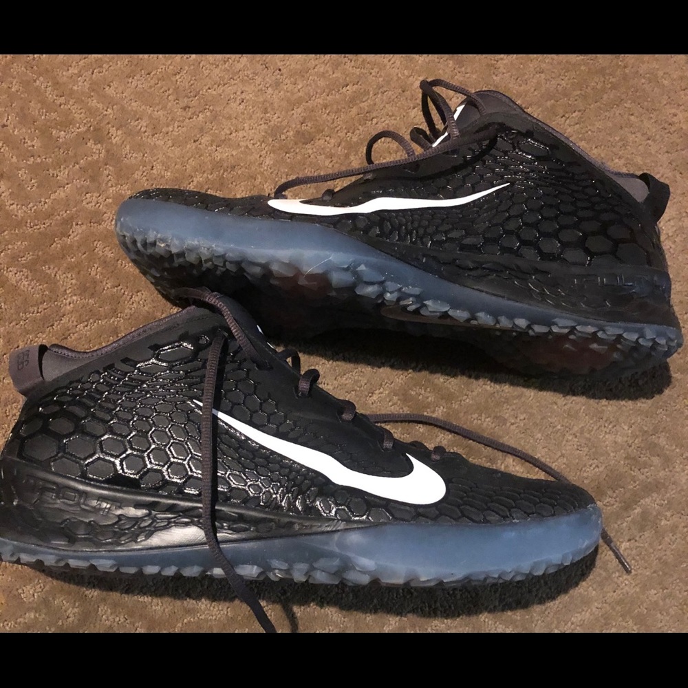 Mike Trout Nike turf baseball shoe